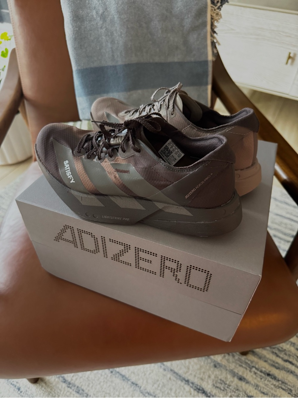 ADIDAS ADIZERO ADIOS PRO 4 SATISFY